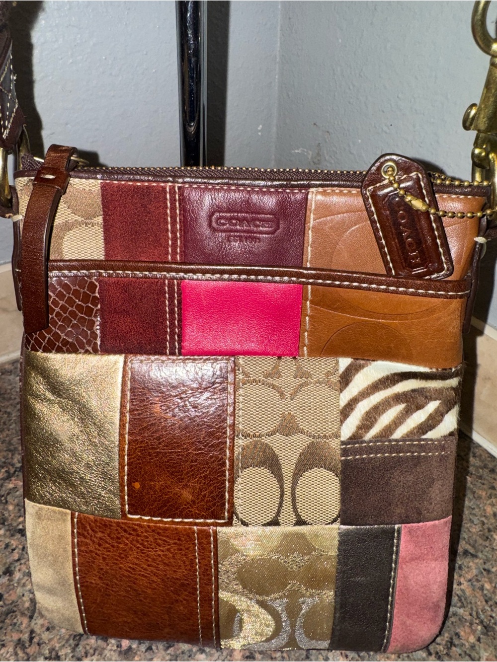 Coach Patchwork vintage Y2K (2006) Crossbody Swingpack EUC - Picture 2 of 5